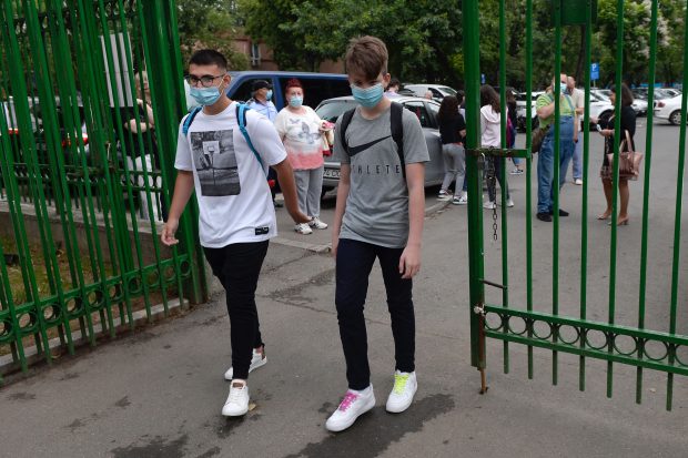 Copii între 12 şi 15 ani vor fi incluși în studii clince pentru vaccinul anti-COVID