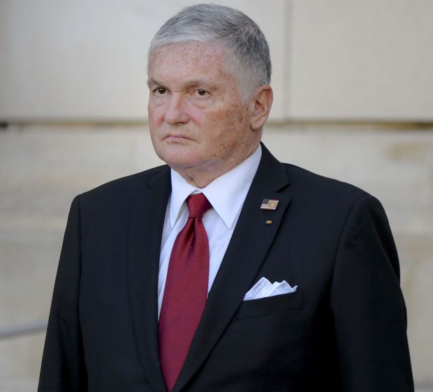 Ambasadorul american, Adrian Zuckerman, atac dur: „Revoluția din Decembrie 1989 nu s-a terminat. Mai există baroni roșii”. Reacția lui Marcel Ciolacu