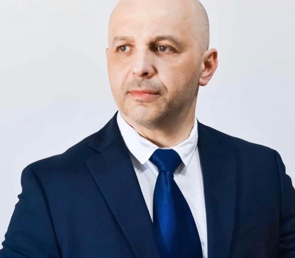 USR PLUS penalizează un lider care a interogat un candidat: „Te-ai născut de etnie, cum? Ca să știm și noi! Eu te întreb că ești candidatul nostru”