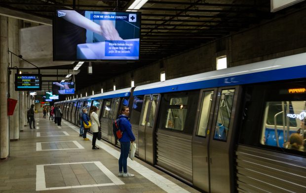 Ministrul transporturilor vorbește despre posibilitatea scumpirii cartelei de metrou. Cu cât ar putea crește prețul