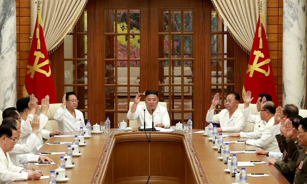 Phenianul a publicat noi imagini cu Kim Jong-un, după noile speculații legate de starea sa de sănătate