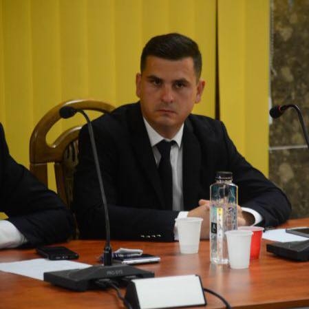 Un consilier local din Suceava și fetița lui în vârstă de 10 ani au decedat într-un accident rutier