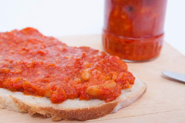 Zacuscă de fasole – rețete de conserve bune pentru iarnă