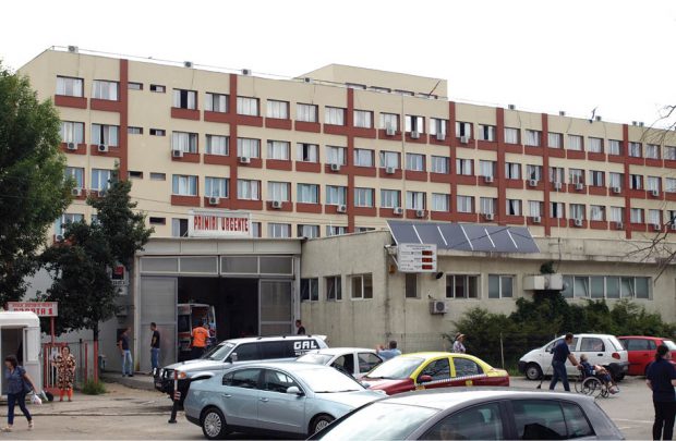 Șefă de la Spitalul de Urgență Ploiești, prinsă cu o avere obținută din șpăgi ascunsă în fețe de pernă. Ce pedeapsă a primit