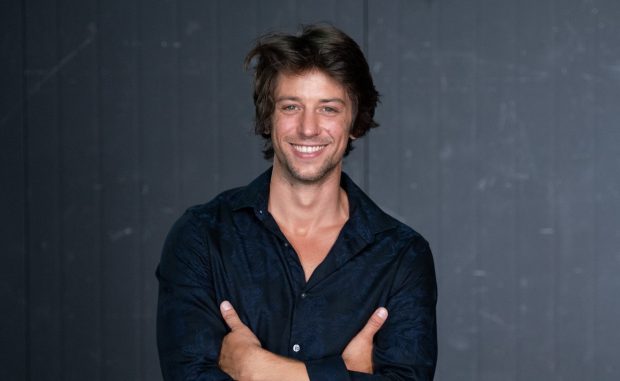Imagine Stire Actorul Paul Diaconescu, despre decizia de a participa la Ferma. Viața lui s-a schimbat după operația suferită în urmă cu doar câteva luni. „Anul trecut am refuzat” | 2review.ro