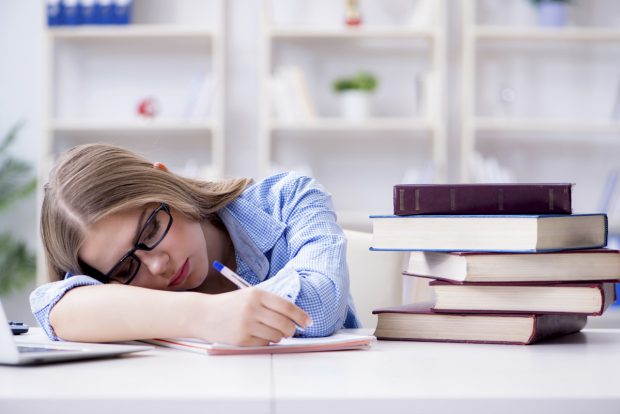Cum îți poți ajuta copilul adolescent să-și planifice viitorul