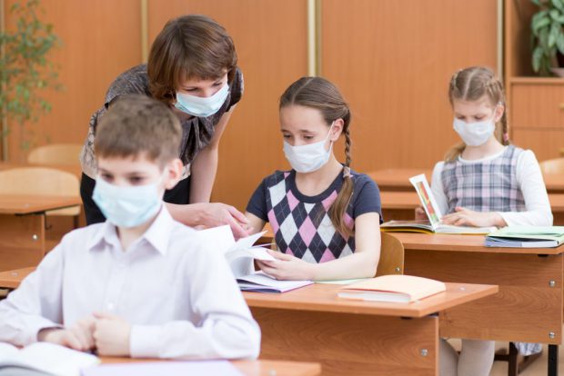 Rata de incidență a cazurilor de COVID în Capitală este de 3,78. Care va fi scenariul de funcţionare a şcolilor pentru următoarele 14 zile