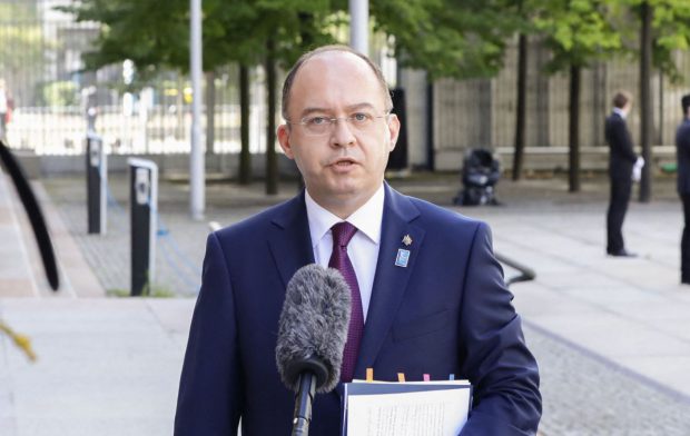 Bogdan Aurescu: Prezenţa consolidată a NATO pe flancul estic ar trebui să aibă loc curând