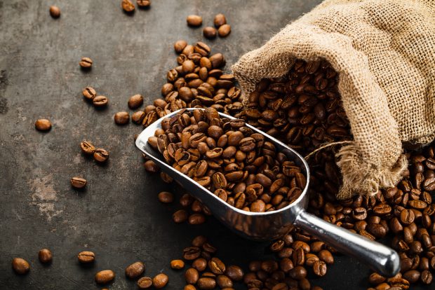 Criza cafelei pe piețele mondiale. Producătorii din Columbia țin marfa pentru a profita de explozia prețurilor