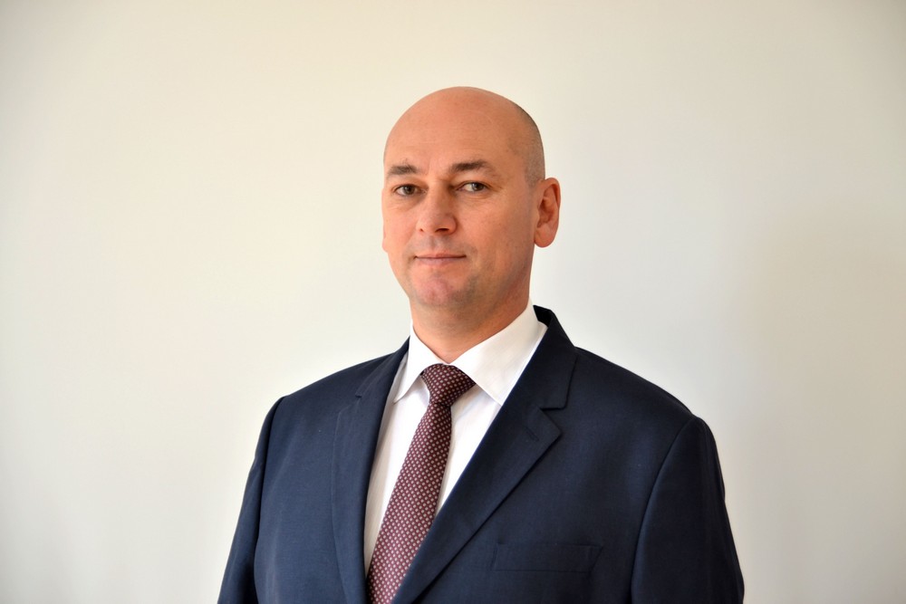 Gheorghe Flutur și-a făcut un clip de campanie cu o unitate ATI cumpărată de Crucea Roșie. Organizația e revoltată: „Am cerut să fie șters”