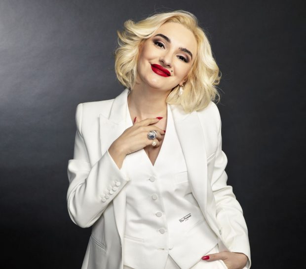 Imagine Stire Ana Morodan, despre rolul de jurat-detectiv la Masked Singer. „A trebuit să mă adaptez din mers” | 2review.ro