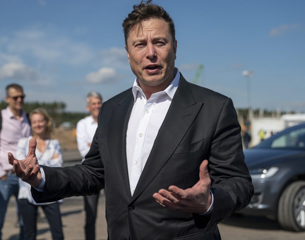Revoluția Tesla. Morgan Stanley estimează investiții de 10.000 de miliarde de dolari pentru dezvoltarea bateriilor, care sunt 40% din costul unei mașini electrice