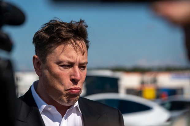 Elon Musk pierde poziţia a doua din topul celor mai bogaţi oameni, după ce averea i-a scăzut cu peste şase miliarde