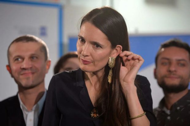 Clotilde Armand, dispută cu consilierii PNL în ședința de joi. Edil: „Primăria nu este un tort din care unii se hrănesc și alţii muncesc să-l orneze”. Reacția PNL