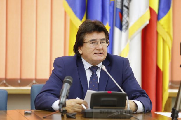 Fostul primar din Timișoara, Nicolae Robu, internat de urgență la spital