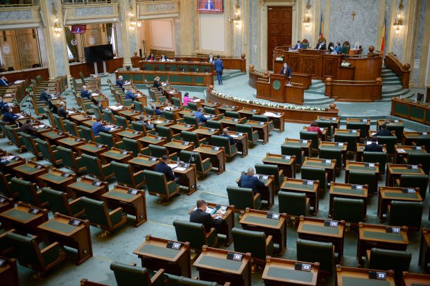 500 de amendamente la legile Educației. Când se dă votul final în plenul Senatului