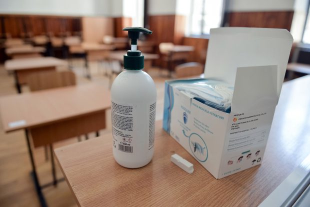 Ministerul sănătăţii: Lămpile UV nu sunt recomandate pentru dezinfecția în școli sau pentru uz casnic