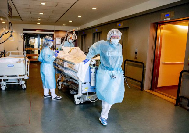 Secția de Medicină internă a Spitalului Balș, închisă șapte zile, după ce o asistentă cu COVID-19 a murit