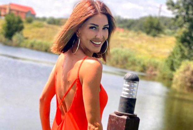 Imagine Stire Ilinca Vandici și-a făcut o intervenție estetică la vivelul feței „Nu este prima dacă când am apelat la această metodă. A fost un moft” | 2review.ro
