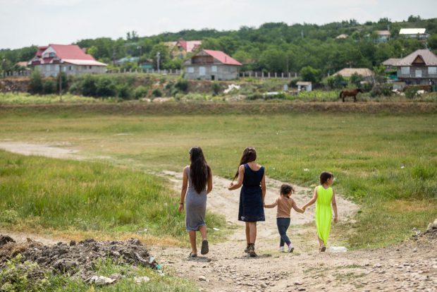 Impozit pe premiile copiilor. O primărie din Vaslui a acordat câte 50 de lei elevilor din sat, însă i-a taxat cu 5 lei