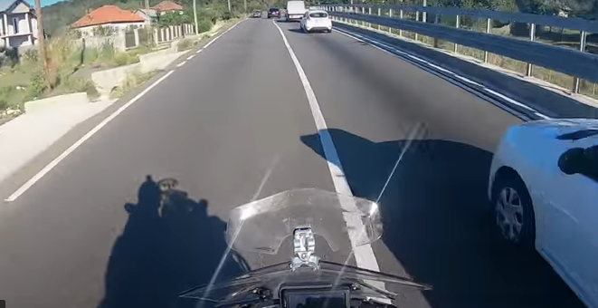VIDEO | Parchetul Militar preia dosarul accidentului în care a fost implicat ministrul Lucian Bode. Imagini cu mașina oficială gonind pe contrasens