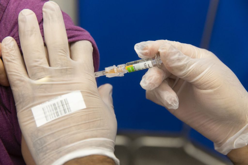 Măsurile anti-COVID au redus infecțiile gripale la un „minim istoric”. Experții vor să se asigure că situația rămâne așa prin campanii agresive de vaccinare