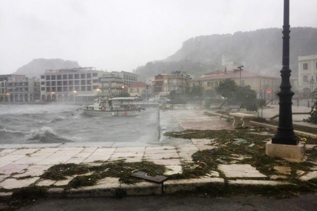 VIDEO | Coșmar pentru românii aflați în vacanță în Grecia, după ce uraganul Ianos a lovit Insulele Ionice