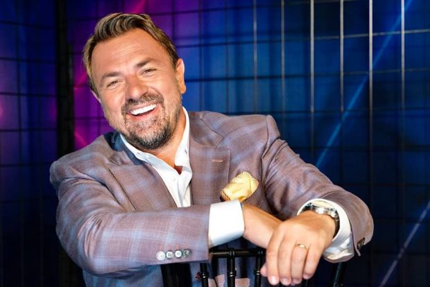 Imagine Stire Horia Brenciu a vorbit despre copilăria lui. „Noi am fost o familie săracă. Mama a dispărut dintre noi când aveam 11 ani” | 2review.ro