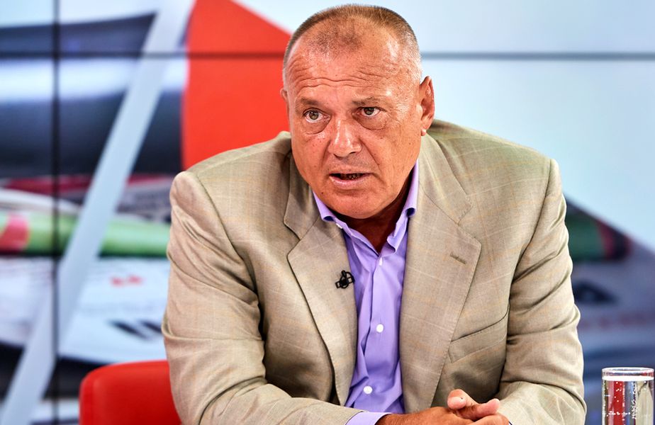 Amintiri de la Revoluție: ”Rambo” de la Steaua ”a tras 2.732 de cartușe crezând că lumânările din cimitirul Ghencea sunt teroriști”