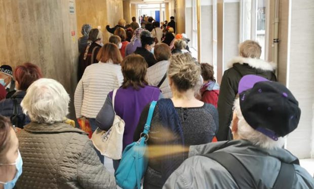 Aglomerația la ușa spitalului devine o imagine la ordinea zilei, iar unitățile medicale nu au soluții. Managerul Institutului Oncologic: „Mă apucă groaza că vine iarna”