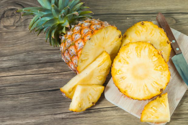 De ce e bine să mănânci ananas la cină. Efectele uimitoare ale acestui fruct