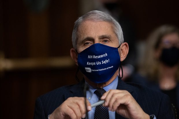 Anthony Fauci susține că a venit momentul ca purtarea măștii să devină obligatorie în SUA