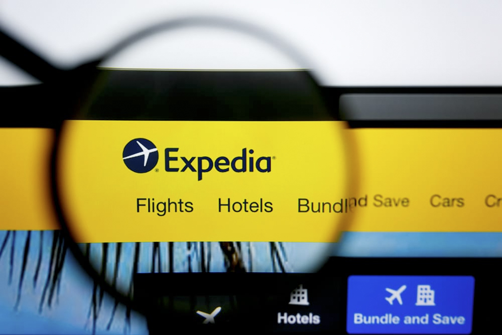 Gigantul Expedia se spală pe mâini în cazul românilor păcăliți la închirierea mașinilor pe Aeroportul Otopeni