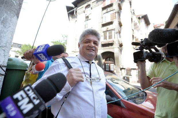 Procesul Secureanu. Managerul judecat pentru corupție a spus că lipsesc martorii și s-a dat amânare. Ei așteptau afară