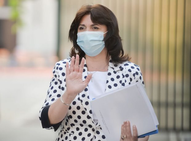 Ministrul Educației cere anchetarea unei profesoare din Maramureș, care a lovit mai mulți elevi. ”Am aflat de pe Facebook”