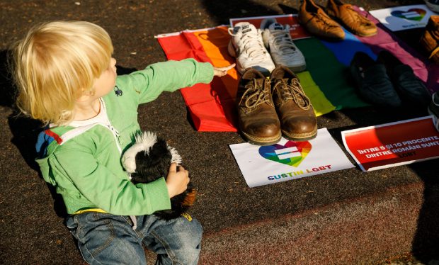 Cum explică un senator PMP legea care ar interzice ideologia de gen în școli: „Acest proiect nu are nicio legătură cu homosexualii”. Urmează judecata CCR