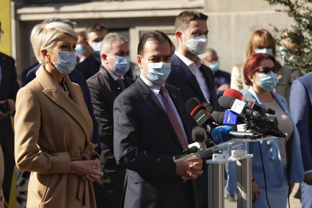 VIDEO | PNL a depus la BEC listele de candidați pentru alegerile parlamentare. Ludovic Orban: “PSD nu a murit. PSD se zvârcolește”