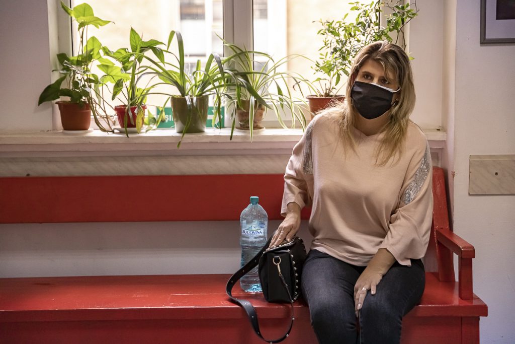 Eroii dintre noi. Cine sunt donatorii de plasmă care salvează bolnavii de COVID. “Am venit ca să ajut o viaţă. Aşa mi se pare corect, ca toţi să ajutăm”