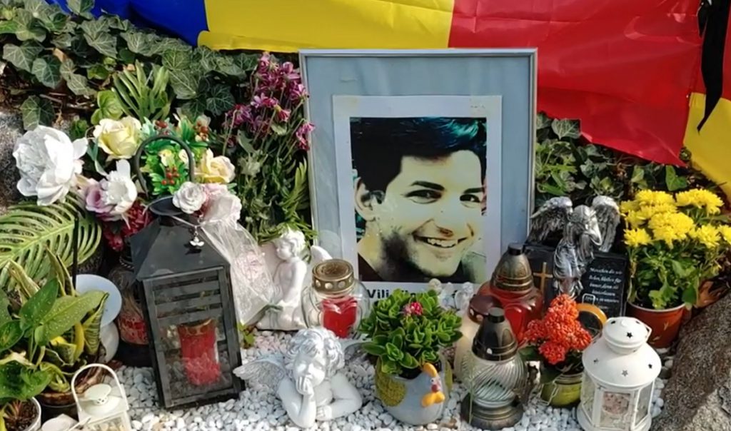 Mercedesul ciuruit în care a fost asasinat Viorel Vili Păun, în Germania, vândut de părinții românului cu 1.000 €: “Singurul nostru copil a murit aici”