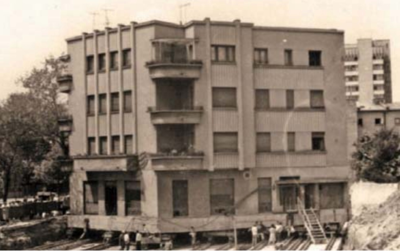 35 De Ani De La Cea Mai Lungă Translare. Un Bloc Din București A Fost  Mutat, Cu Oamenii în El, 63 De Metri | Libertatea