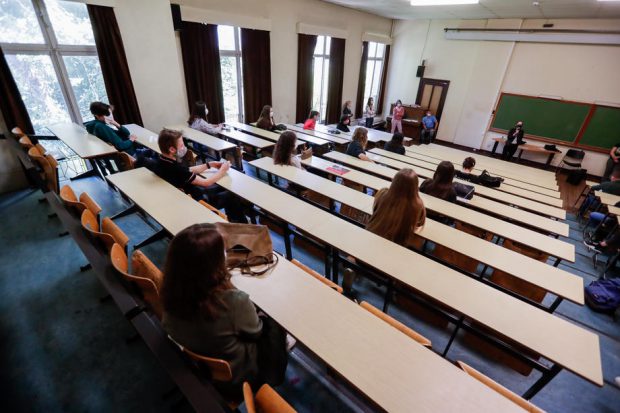 Când începe școala după vacanța de Crăciun. Prima zi de școală din 2021