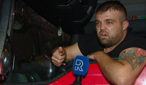 VIDEO / Șofer român de TIR, supărat că nu mai are unde să facă un duș, în Olanda: “Au închis tot. Stai în siguranță, stai murdar!”