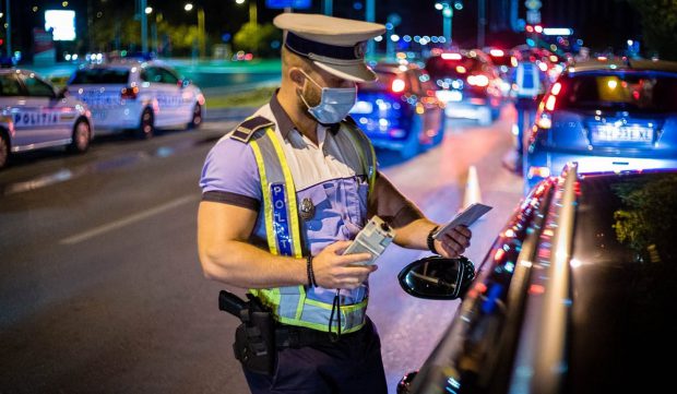 Un șofer din Sibiu a sunat la 112, să vină cineva să-i ia carnetul, pentru că e beat. Dialogul cu agentul de poliție e halucinant