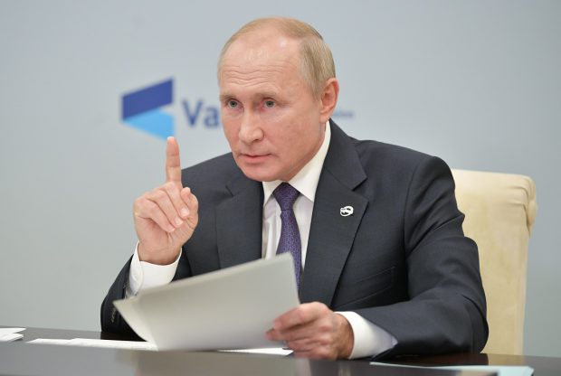 Vladimir Putin a semnat o lege care conferă imunitate pe viaţă foştilor preşedinţi ai Rusiei. Putin și-a asigurat și funcția de senator pe viață