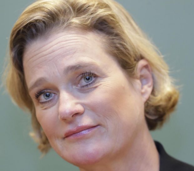 FOTO | Fostul rege al Belgiei și-a întâlnit pentru prima oară fiica, pe care a fost obligat să o recunoască după un test ADN