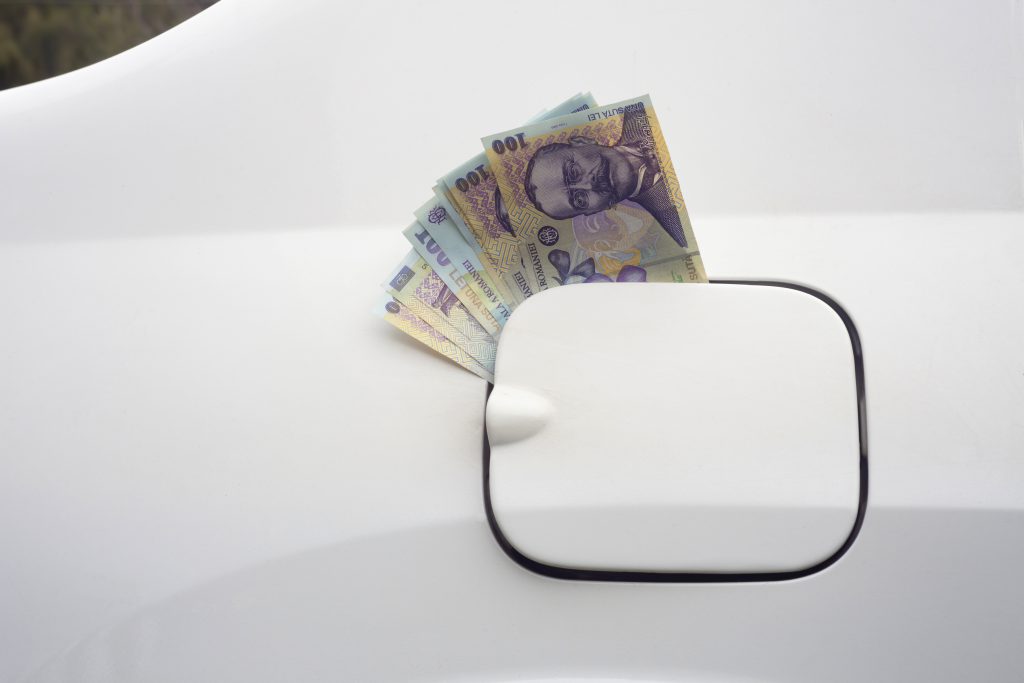 5 reguli de bază ca să nu rămâi fără bani atunci când îți cumperi o mașină