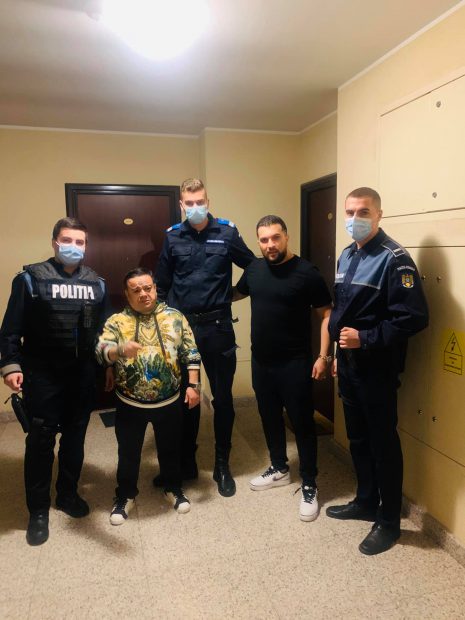 Poliţia a împărţit amenzi de 38.500 de lei la o petrecere la care participau Adrian Minune şi Tzancă Uraganul