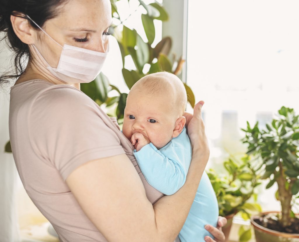 Dacă sunteți părinți, merită să citiți ce spun medicii să faceți în situația în care copilul se îmbolnăvește de COVID
