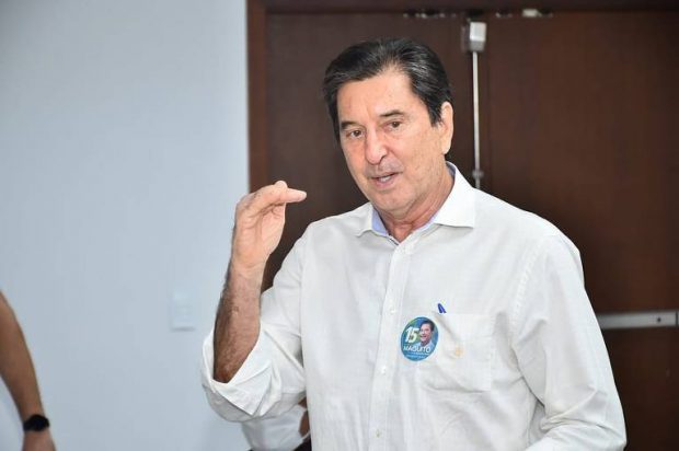 Un politician aflat în comă indusă din cauza COVID-19 a fost ales primar într-un oraș brazilian. Opoziția l-a declarat mort