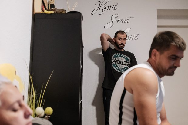 Românul care-i ajută pe muncitorii sezonieri să-și apere drepturile în Germania: „Mulți fermieri se comportă ca niște boieri”